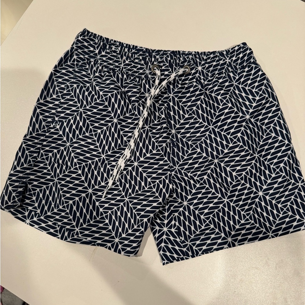 NWT Snapper Rock boys size 6 (5-6 yrs) navy and white swim trunks